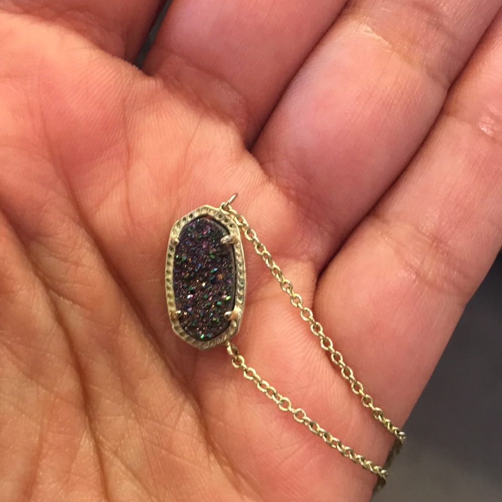 Kendra Scott necklace